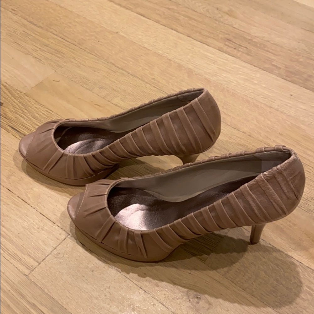 Nine West Nude Heels 6